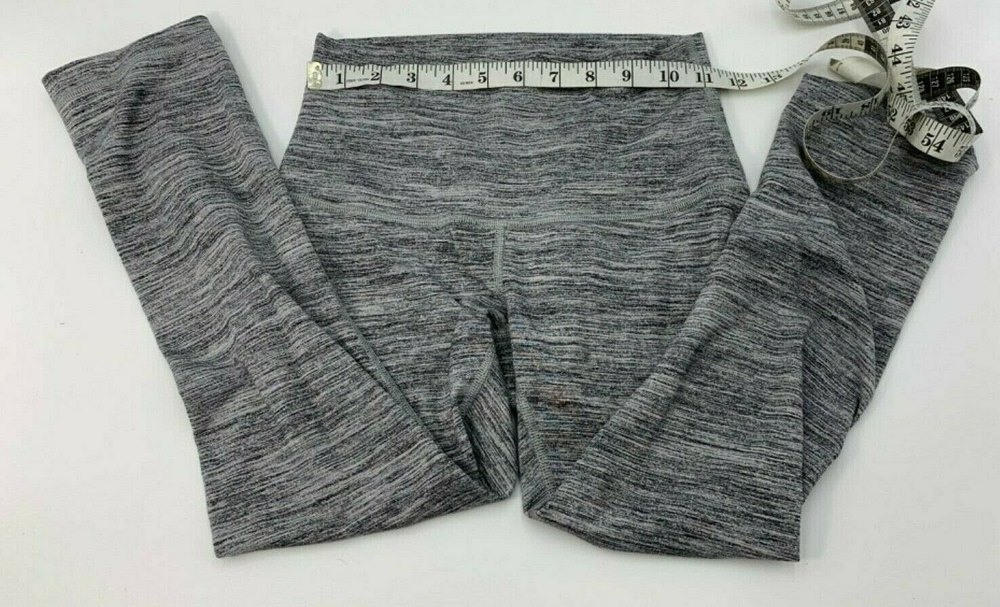 Lululemon Athletica Women Size 4 Black White Stripe Crop Capri Leggings